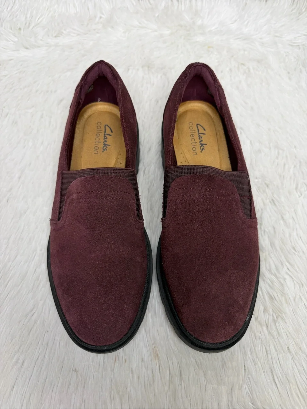 CLARKS / Calla Rae Plum Purple Suede Slip-on Comfort Loafers / 7.5 WIDE
